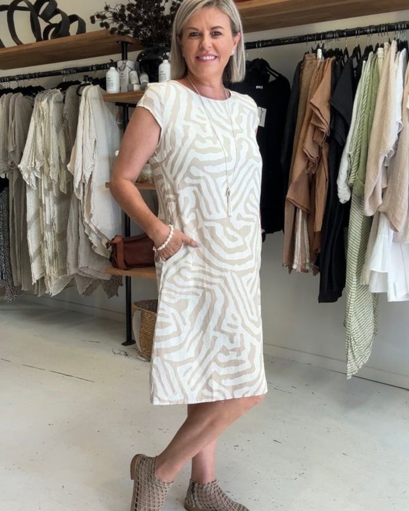 Avanille | Flattering Round-Neck Summer Dress