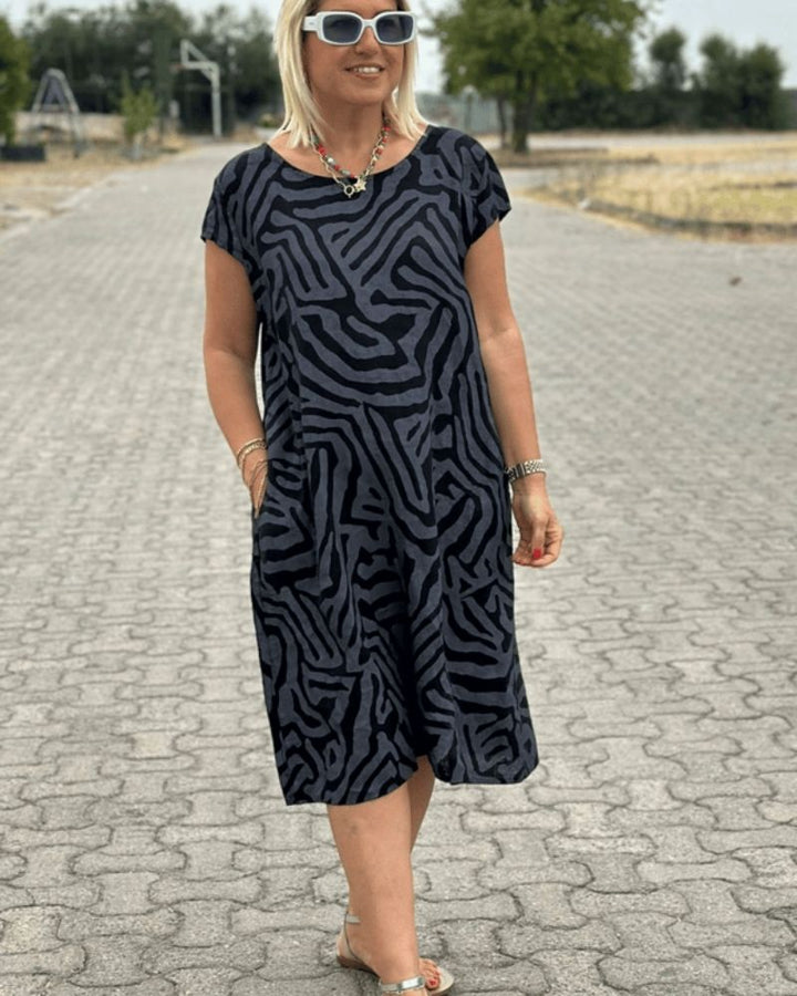 Avanille | Flattering Round-Neck Summer Dress