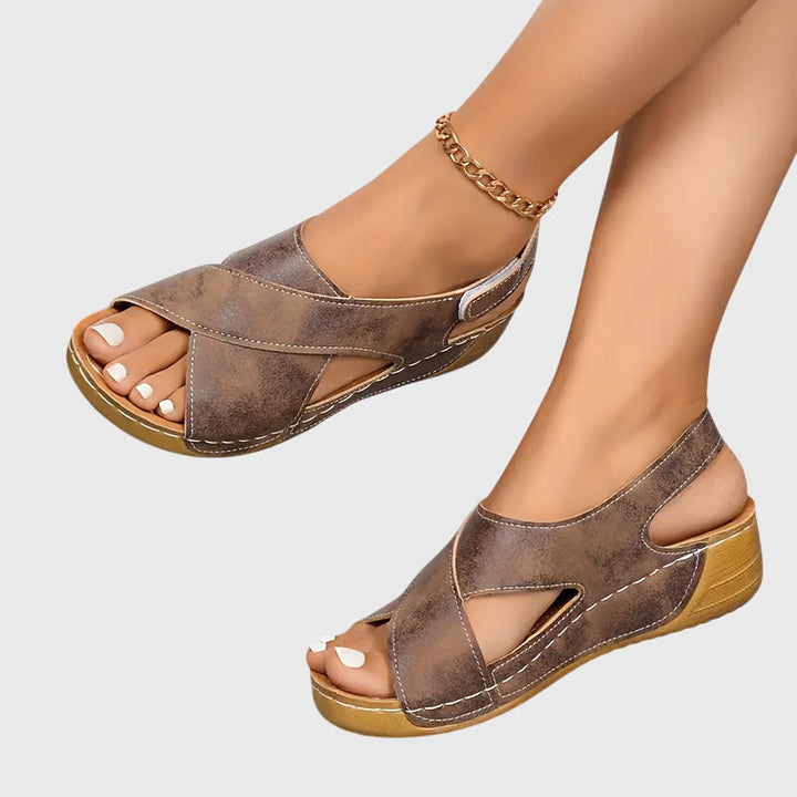 äicha | Comfy Orthopedic Sandals