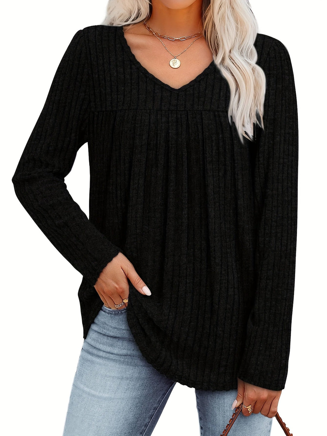 Helle™ | Light knit blouse with V-neck