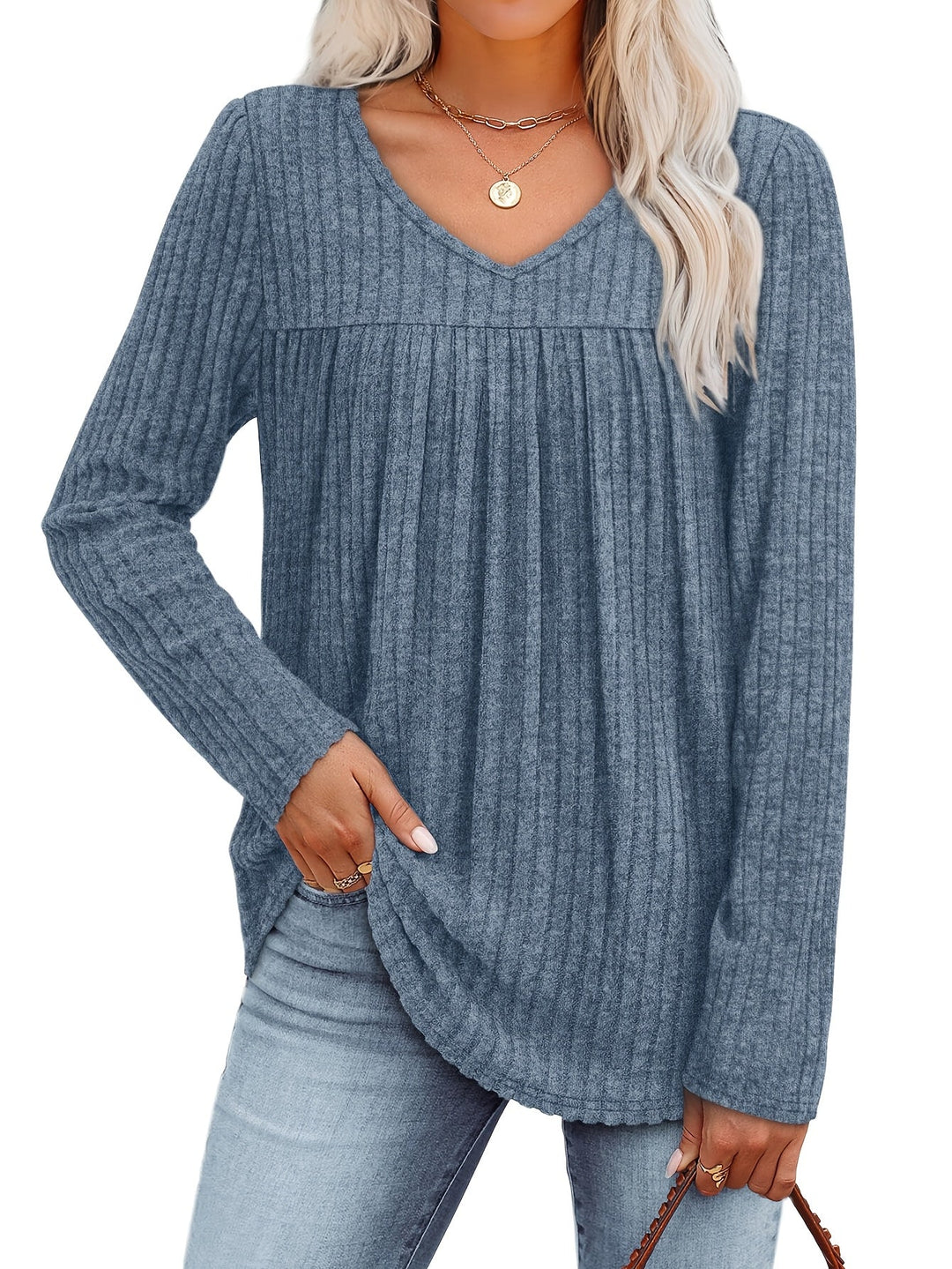 Helle™ | Light knit blouse with V-neck