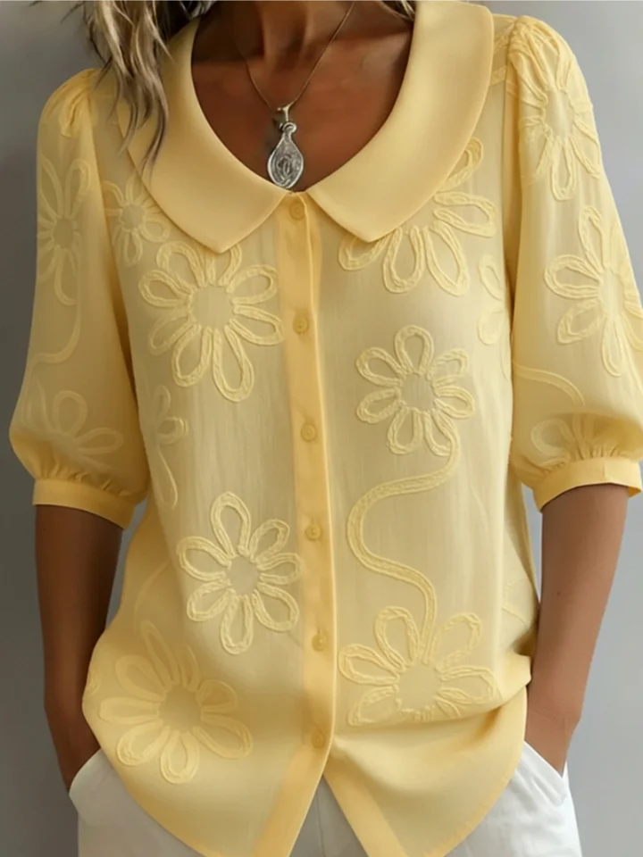 Sara – Blouse with Delicate Embroidered Flowers