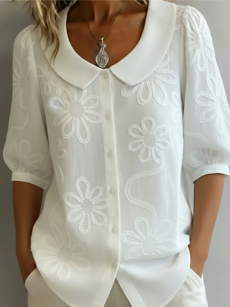 Sara – Blouse with Delicate Embroidered Flowers