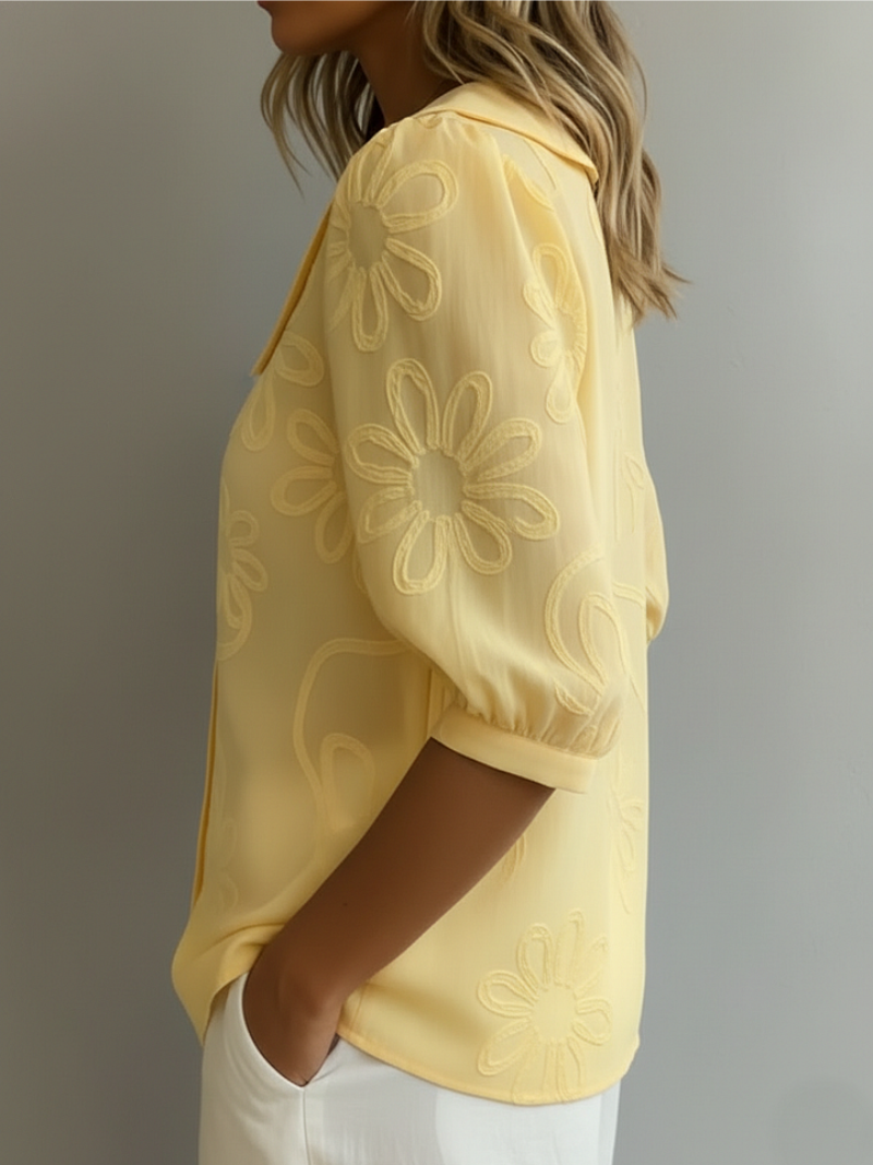 Sara – Blouse with Delicate Embroidered Flowers