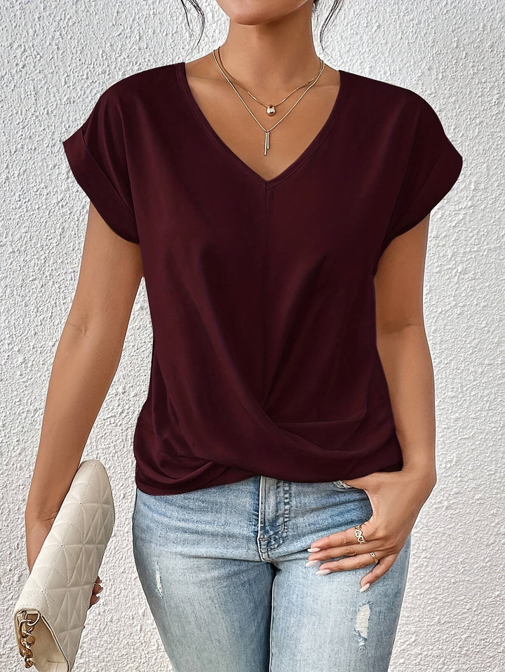 Cleo™ | Stylish casual T-shirt with a romantic sweetheart neckline
