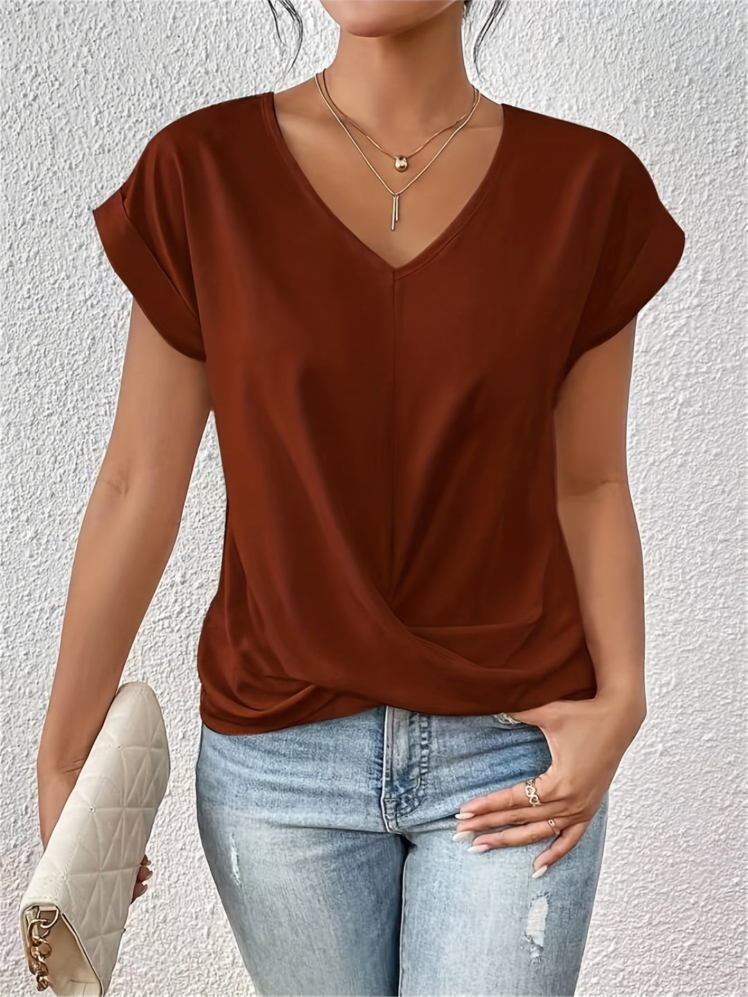 Cleo™ | Stylish casual T-shirt with a romantic sweetheart neckline